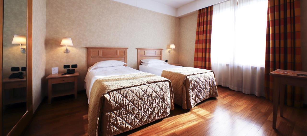 Monica Hotel Fiera Pregnana Milanese Luaran gambar