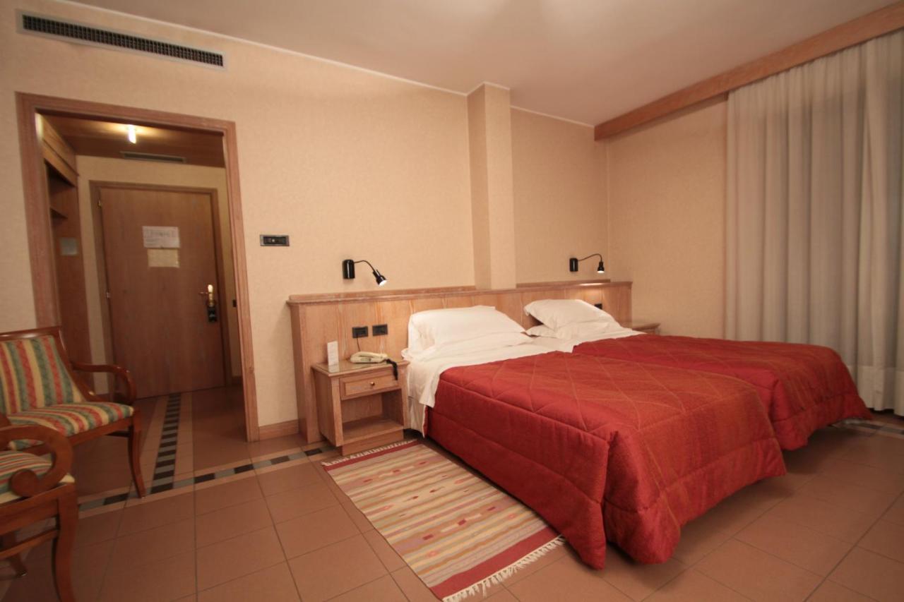 Monica Hotel Fiera Pregnana Milanese Luaran gambar
