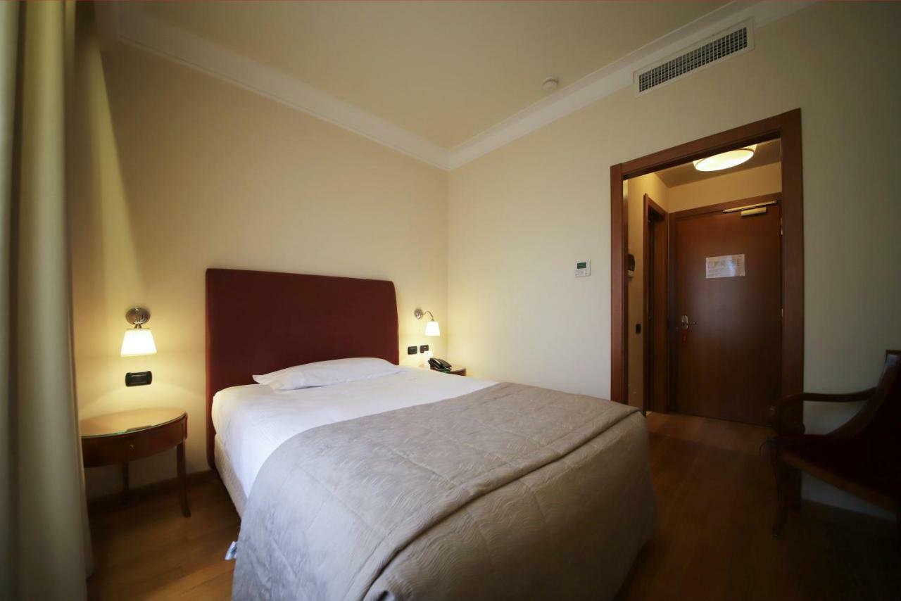 Monica Hotel Fiera Pregnana Milanese Luaran gambar