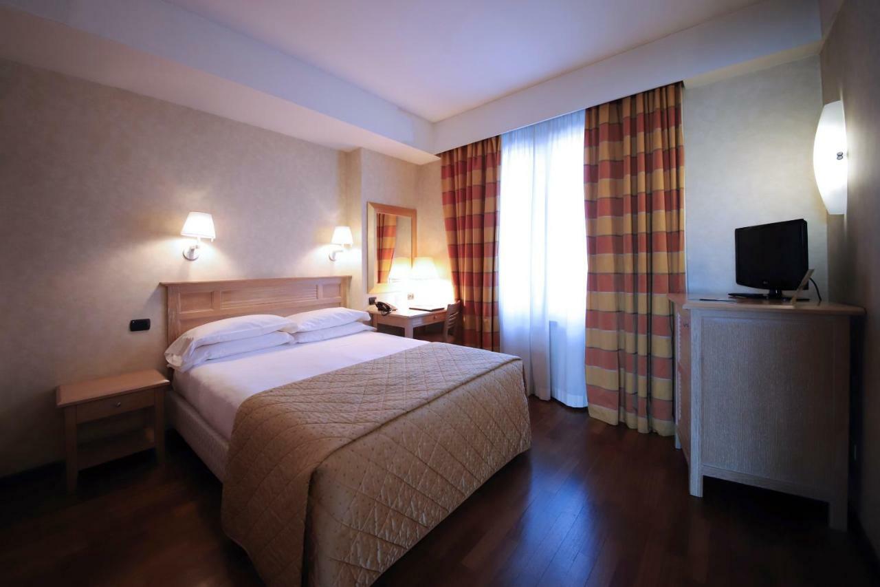 Monica Hotel Fiera Pregnana Milanese Luaran gambar