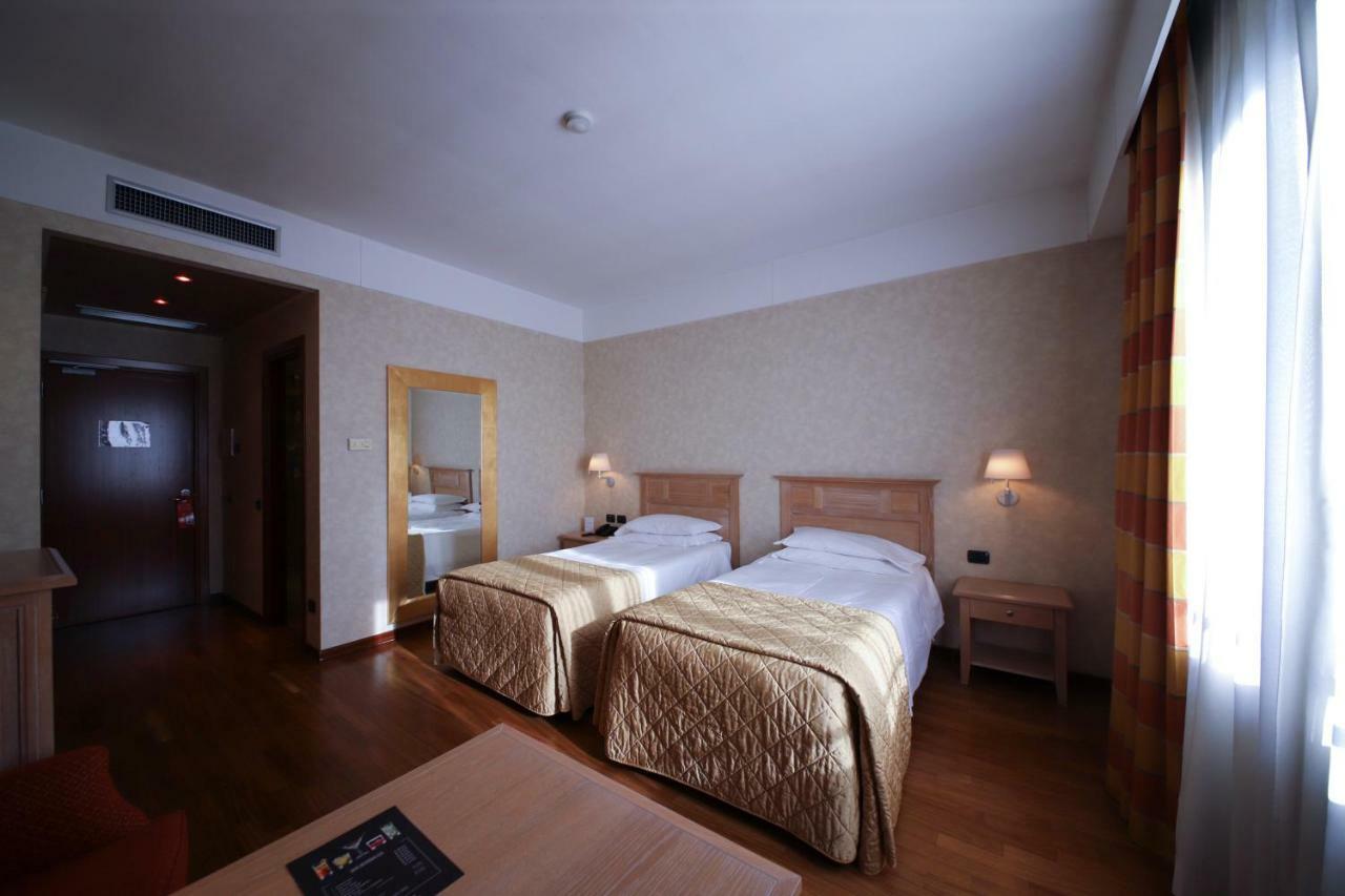Monica Hotel Fiera Pregnana Milanese Luaran gambar