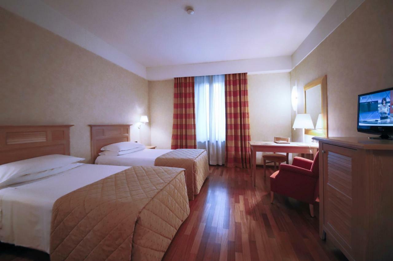 Monica Hotel Fiera Pregnana Milanese Luaran gambar