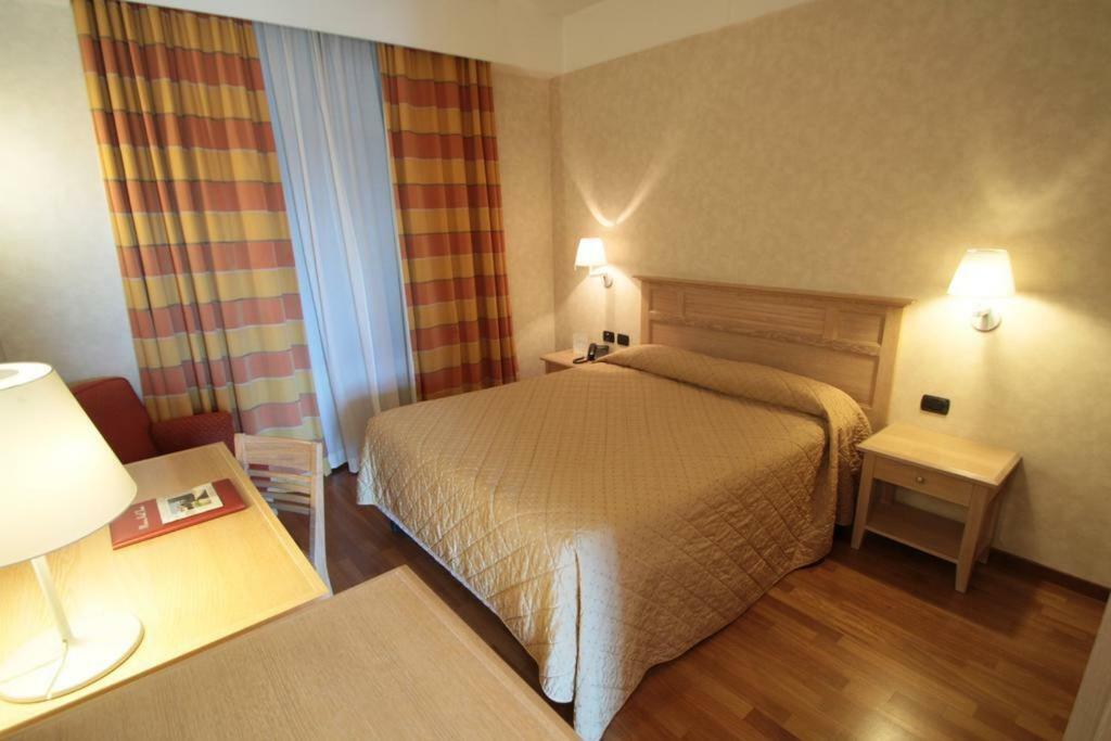 Monica Hotel Fiera Pregnana Milanese Luaran gambar